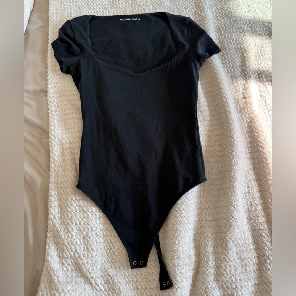 Abercrombie & Fitch Black Short Sleeve Sweetheart Bodysuit Size Small